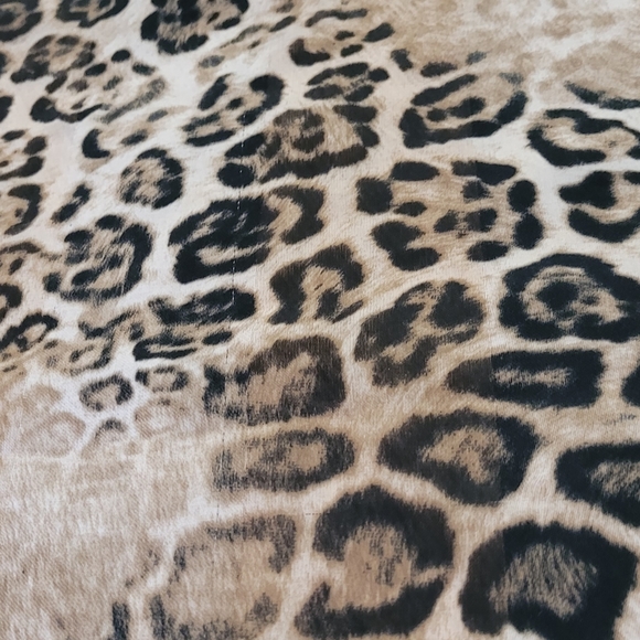 Animal print square scarf - Picture 3 of 6